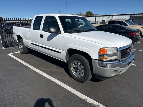 Used 2006 GMC Sierra 1500 SL image 1