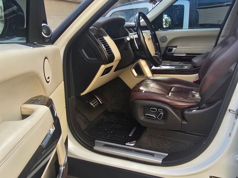 Used 2014 Land Rover Range Rover Long Wheelbase Autobiography image 4