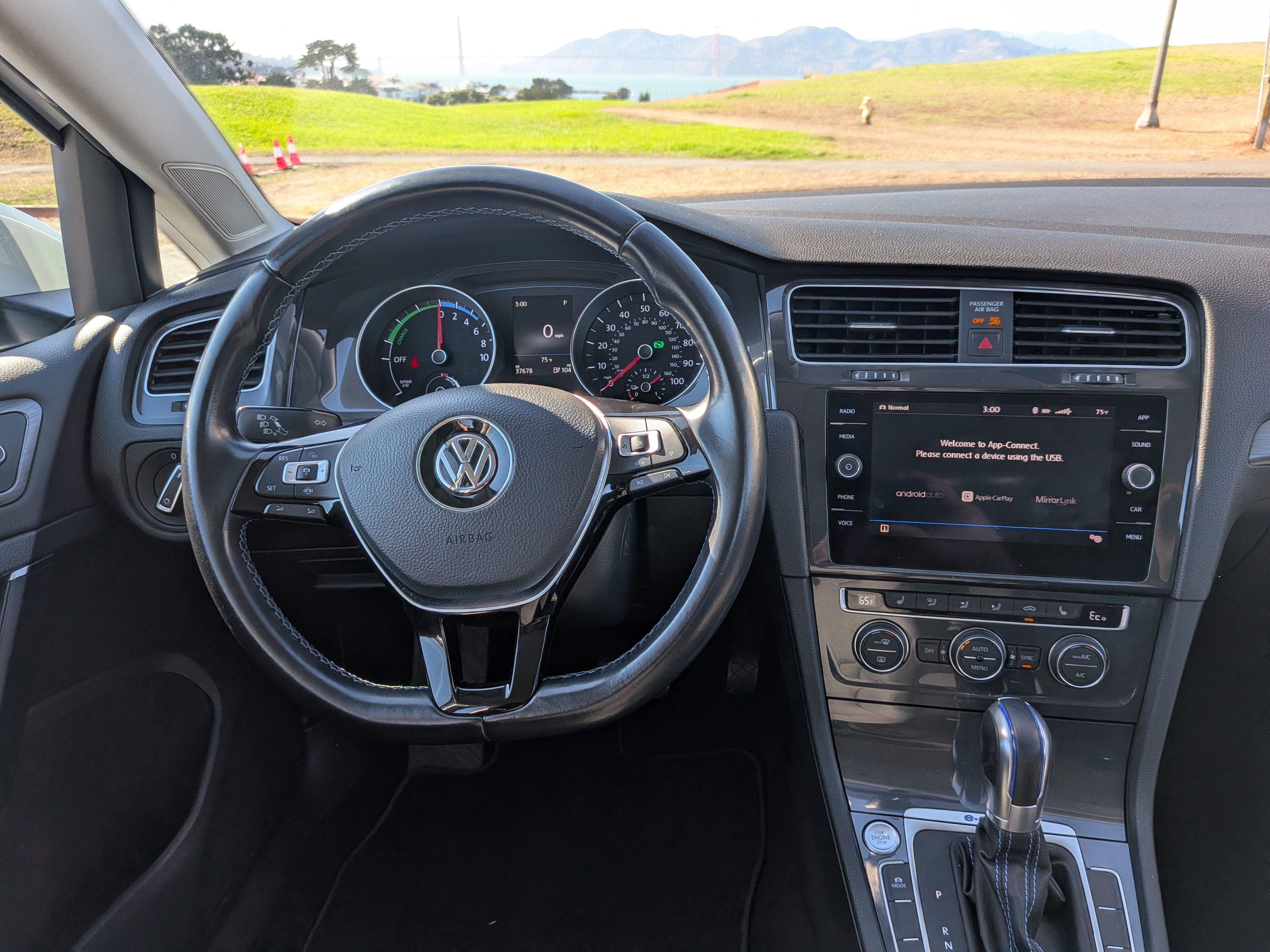 Used 2019 Volkswagen e-Golf SE w/ Driver Assistance Package FWD image 15