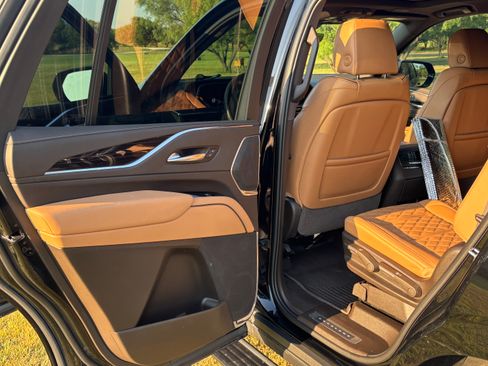 Used 2023 Cadillac Escalade Sport w/ Touring Package image 8