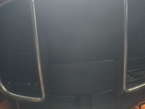 Used 2011 Porsche Cayenne S image 13