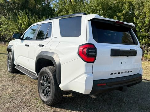 Used 2025 Toyota 4Runner SR5 image 5