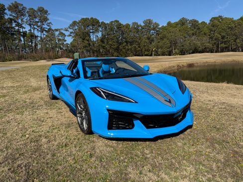 Used 2025 Chevrolet Corvette Z06 image 4