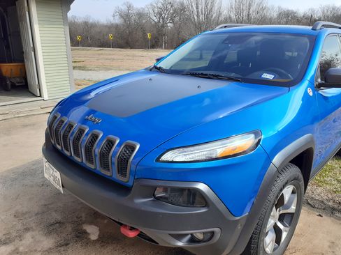 Used 2018 Jeep Cherokee Trailhawk w/ Quick Order Package 27L image 4