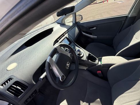 Used 2011 Toyota Prius Two image 9