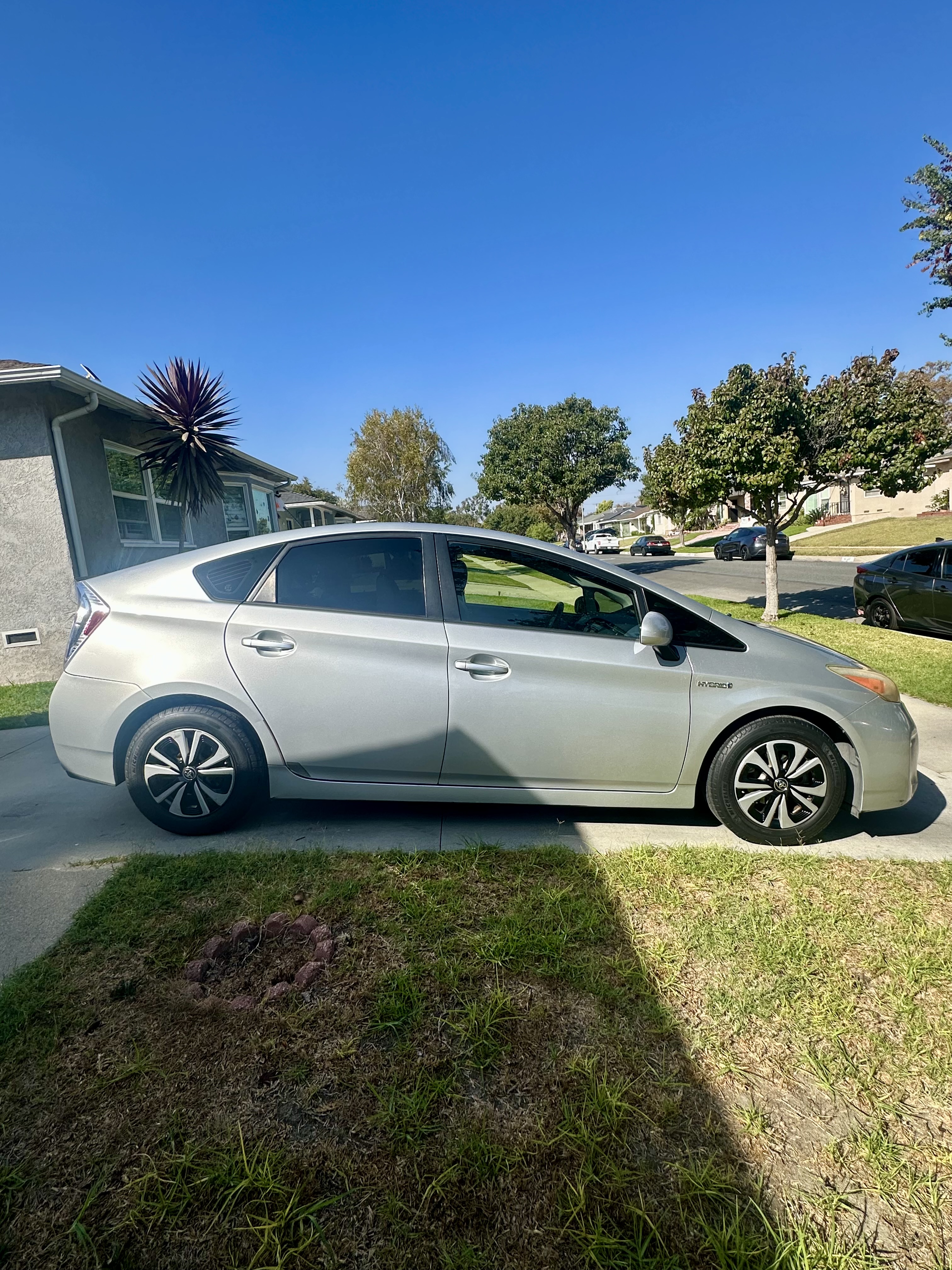 Used 2012 Toyota Prius Three image 1