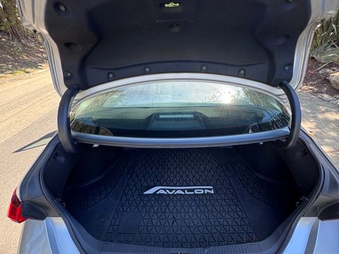 Used 2021 Toyota Avalon Limited w/ Advanced Safety Package image 14