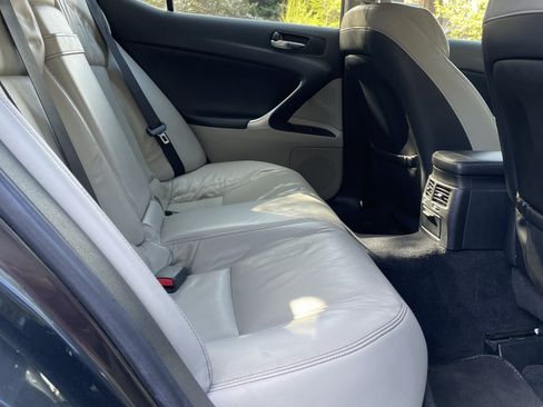 Used 2010 Lexus IS 250 image 8