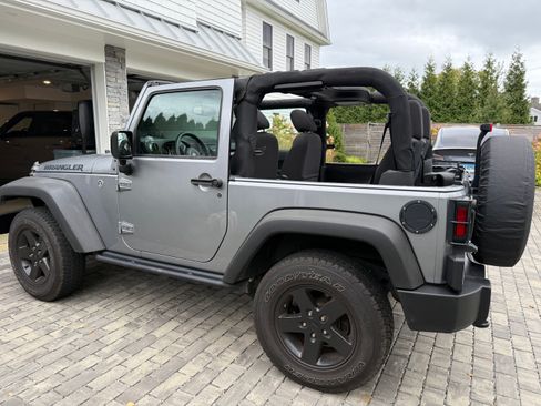 Used 2016 Jeep Wrangler Sport image 11