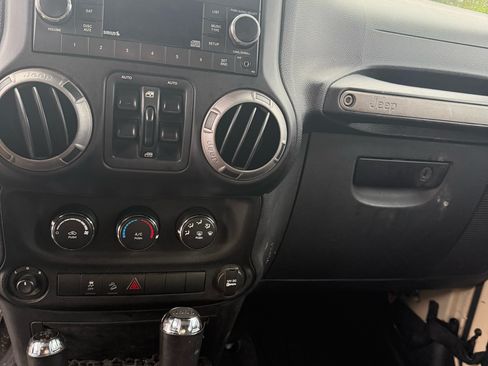 Used 2012 Jeep Wrangler Unlimited Sport image 10