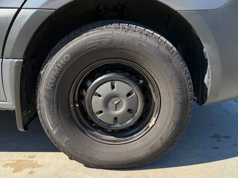 Used 2022 Mercedes-Benz Sprinter 2500 image 25