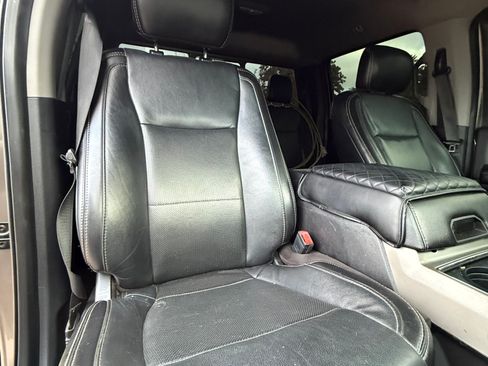 Used 2019 Ford F250 Lariat w/ Lariat Value Package AWD/4WD image 15