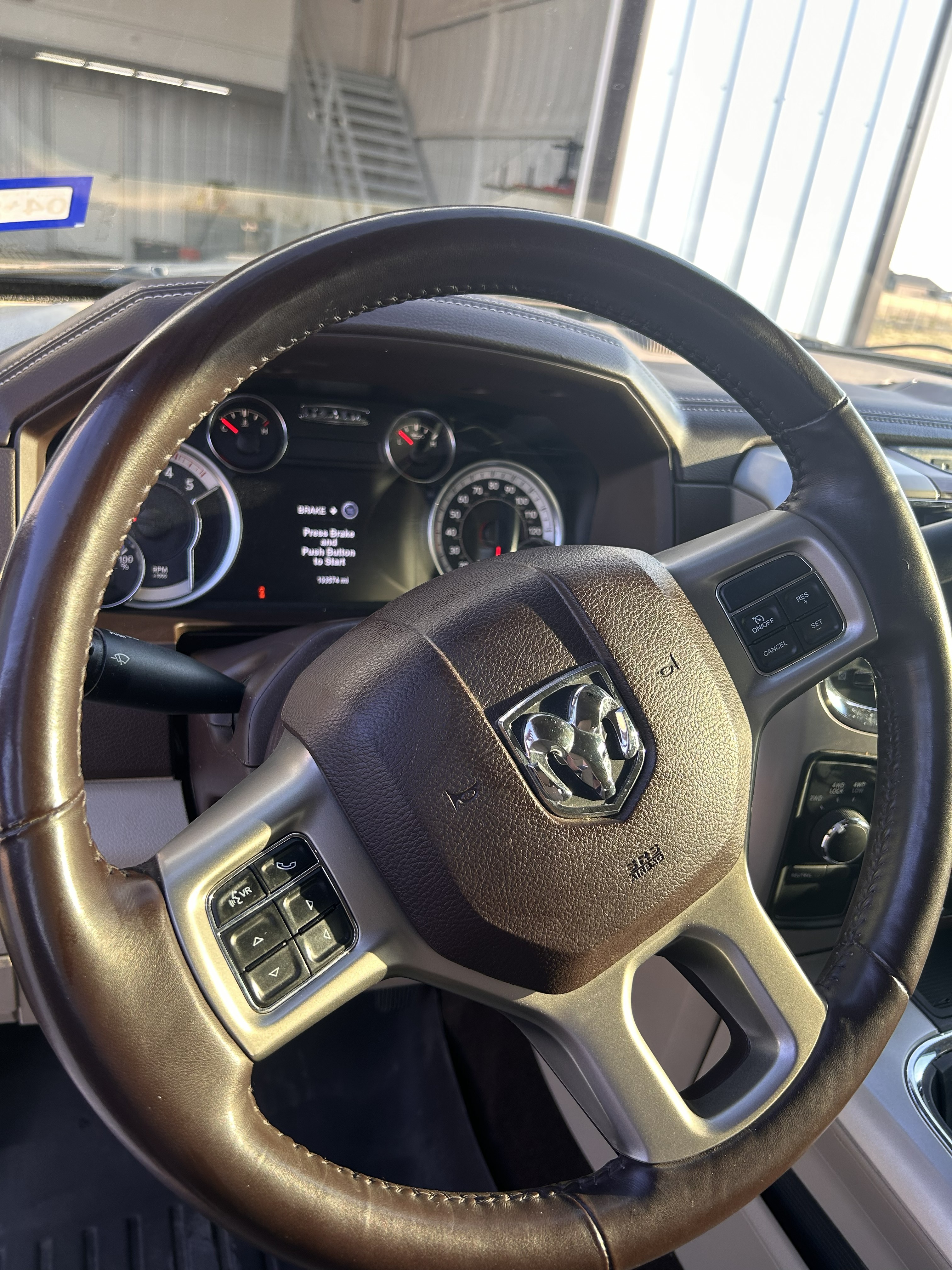 Used 2018 RAM 3500 Laramie AWD/4WD image 17