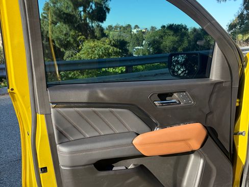 Used 2024 GMC Canyon AT4 w/ AT4 Premium Package image 25