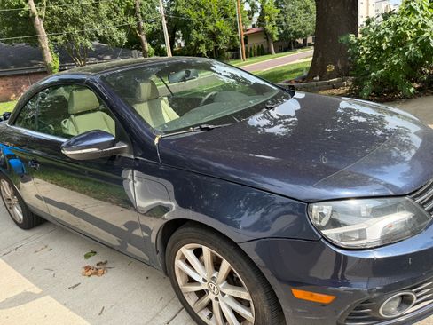 Used 2012 Volkswagen Eos Komfort FWD image 2