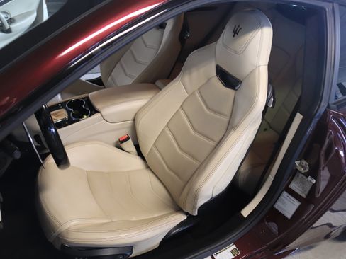 Used 2013 Maserati GranTurismo Sport image 19