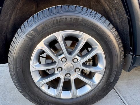 Used 2015 Jeep Grand Cherokee Limited image 11