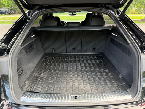 Used 2022 Audi SQ8 Prestige AWD/4WD image 20