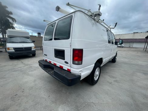 Used 2010 Ford E-250 and Econoline 250 image 11