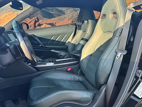 Used 2024 Nissan GT-R w/ Floor Mat Package AWD/4WD image 27