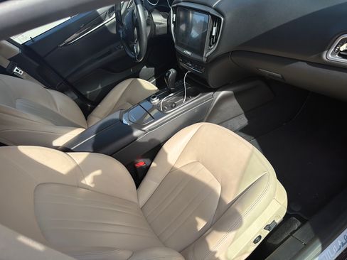 Used 2017 Maserati Ghibli Sedan 4D image 8