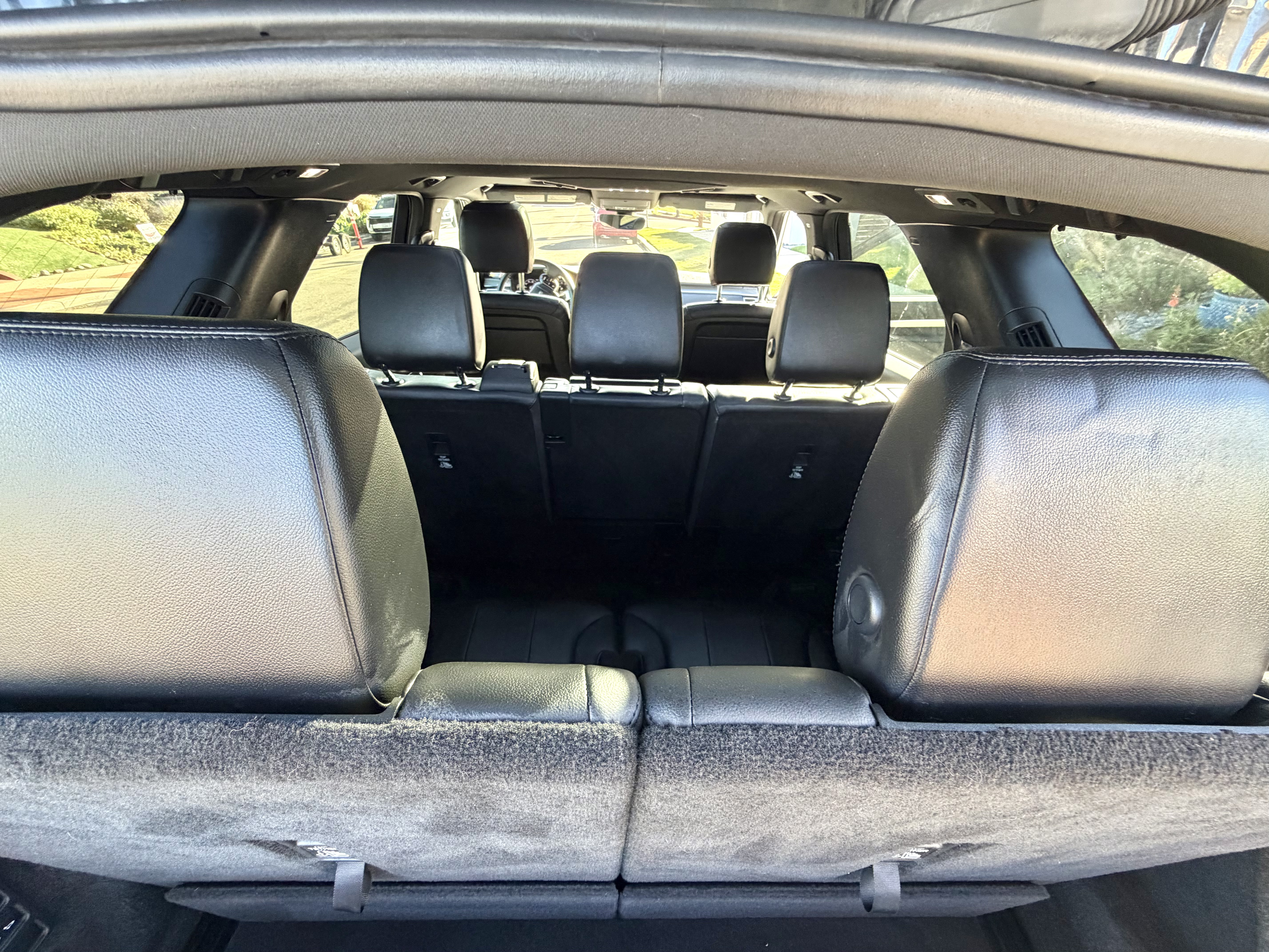 Used 2020 Land Rover Discovery Landmark AWD/4WD image 17