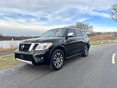 Used 2018 Nissan Armada SL w/ Premium Package image 2