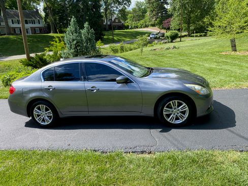Used 2013 INFINITI G37 x Sedan w/ Premium Pkg AWD/4WD image 1