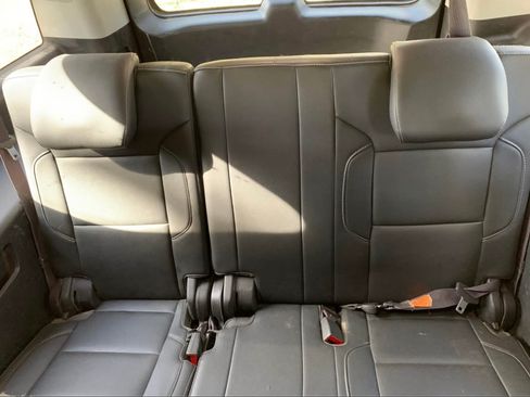 Used 2017 Chevrolet Suburban LT image 11