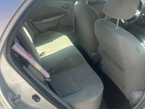 Used 2011 Toyota Corolla LE FWD image 4