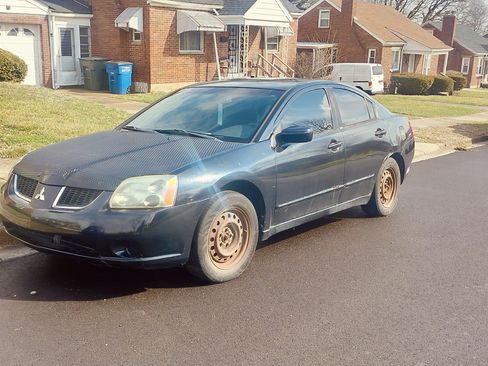 Used 2004 Mitsubishi Galant ES image 2