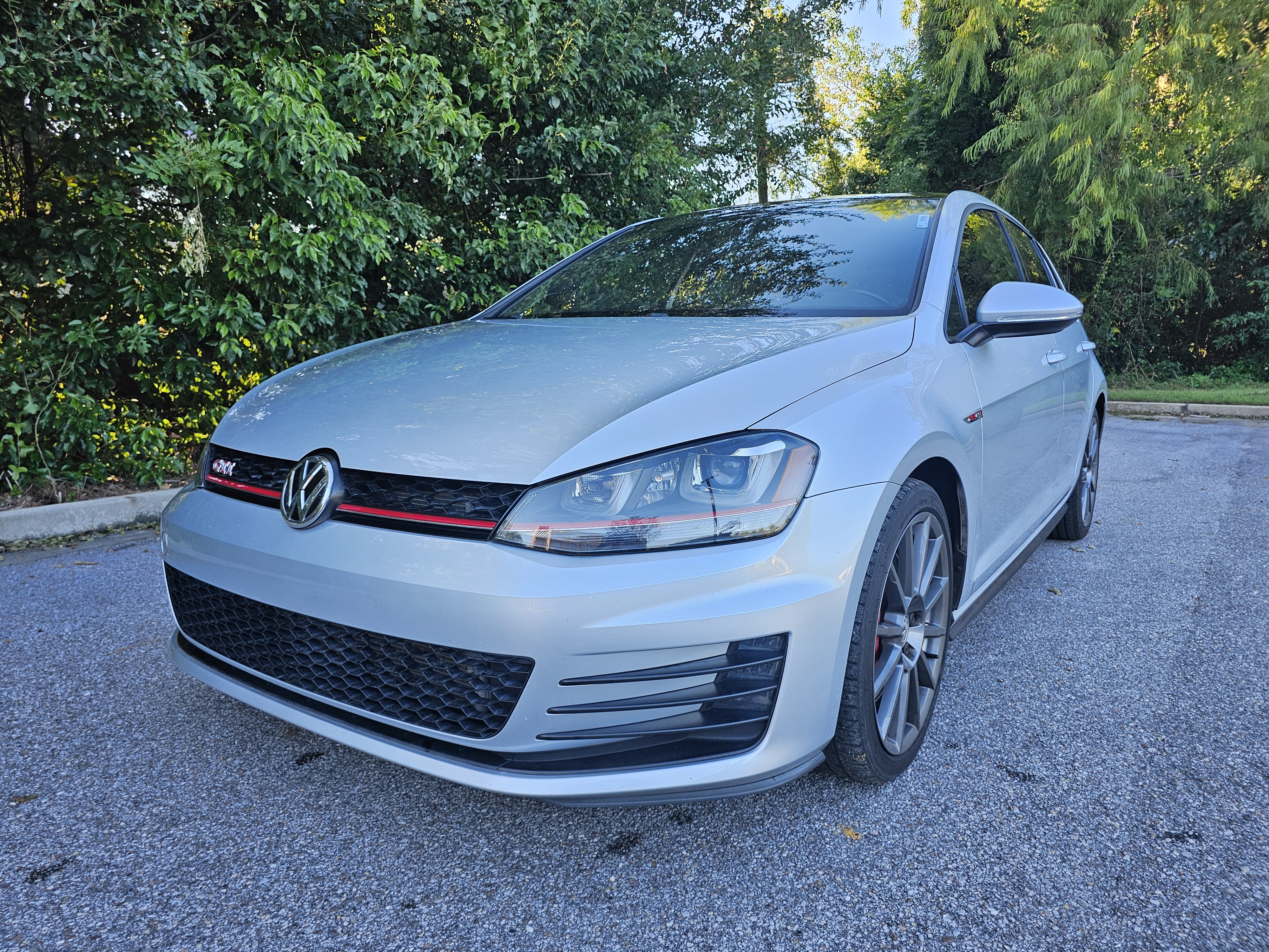 Used 2016 Volkswagen GTI Autobahn w/ Lighting Package (SEL) FWD image 11