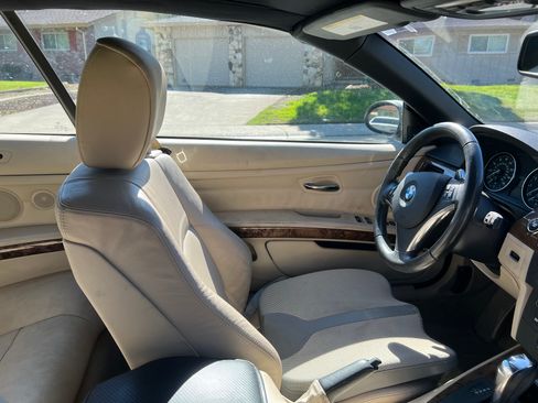 Used 2008 BMW 335i Convertible image 12