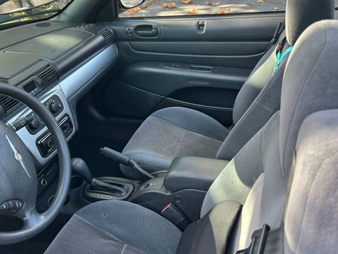 Used 2005 Chrysler Sebring Touring image 16