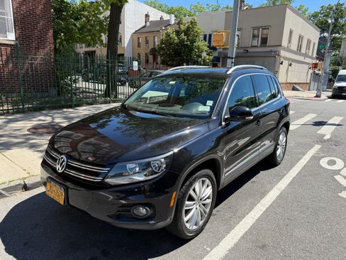 Used 2015 Volkswagen Tiguan SE AWD/4WD image 1