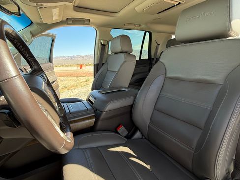 Used 2019 GMC Yukon Denali w/ Denali Ultimate Package image 16