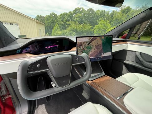 Used 2023 Tesla Model X AWD/4WD image 24