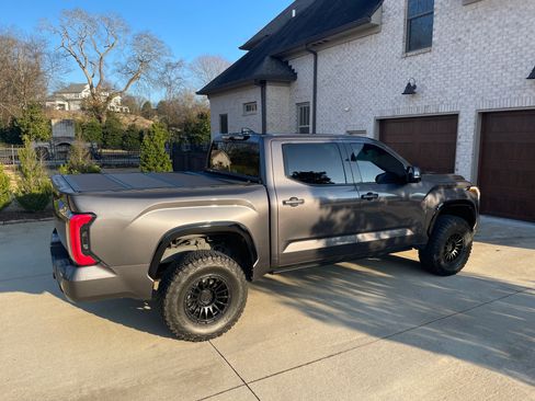 Used 2022 Toyota Tundra Platinum w/ Advanced Package image 4