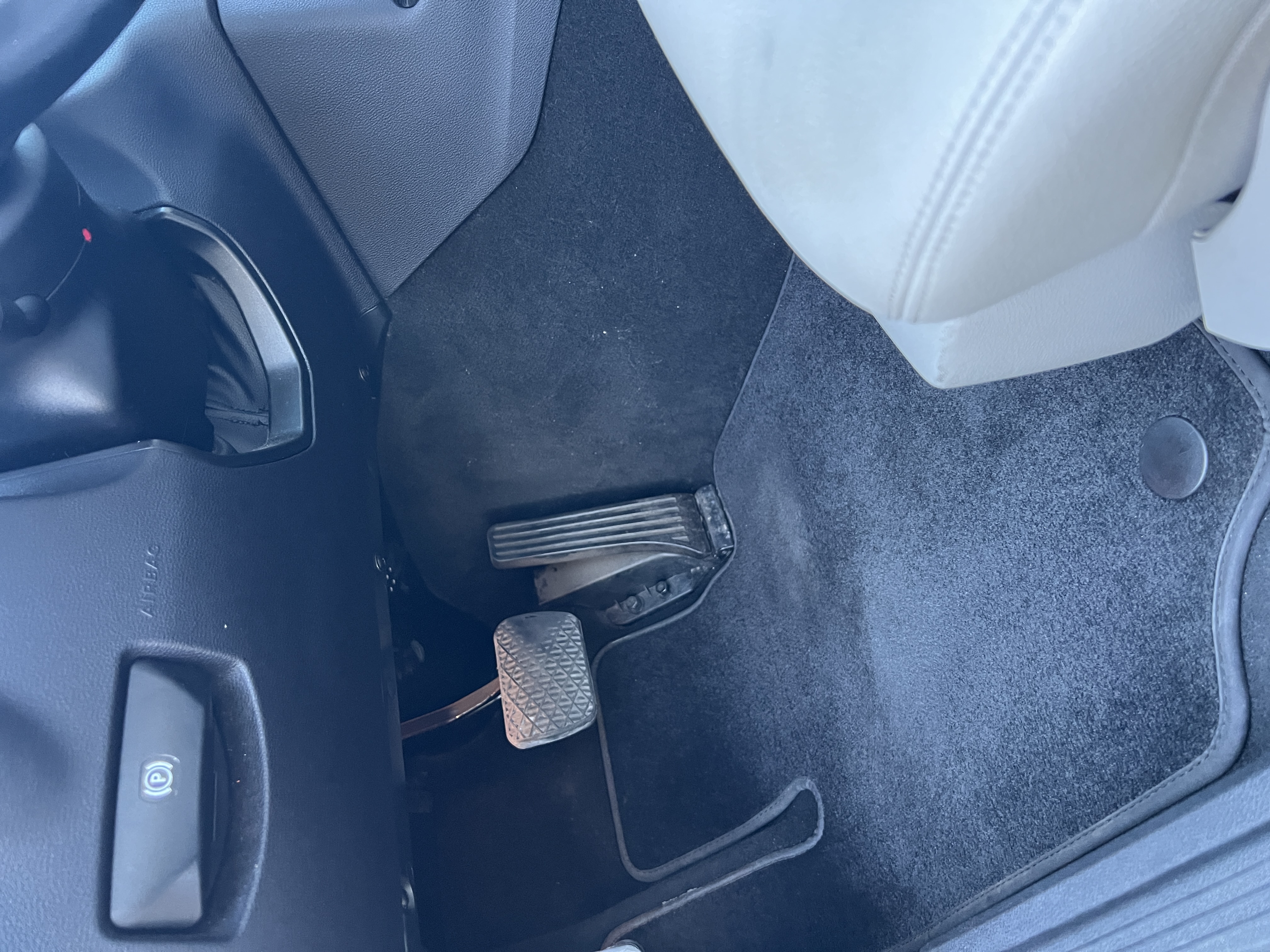 Used 2013 Mercedes-Benz E 350 Sedan image 9