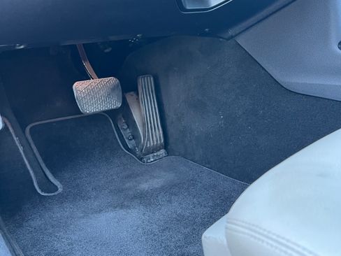 Used 2013 Mercedes-Benz E 350 Sedan image 9