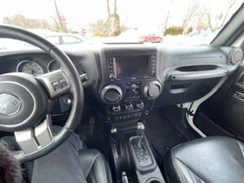 Used 2018 Jeep Wrangler Unlimited Sahara image 18