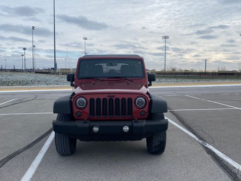 Used 2013 Jeep Wrangler Unlimited Sport image 4