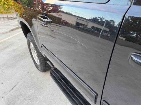 Used 2012 Chevrolet Suburban LT image 5