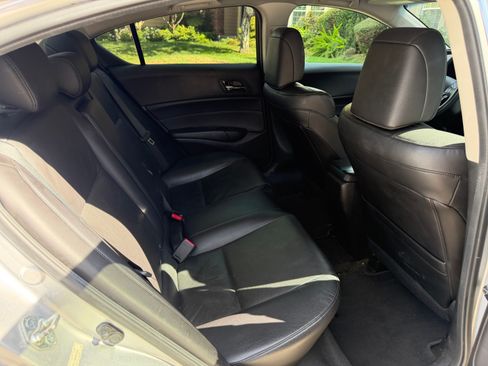 Used 2013 Acura ILX w/ Premium Package FWD image 8