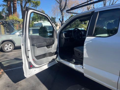 Used 2023 Ford F250 XL w/ XL Chrome Package image 9