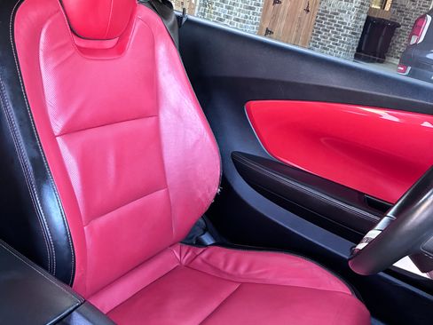 Used 2010 Chevrolet Camaro SS w/ Interior Accent Trim Package RWD image 13