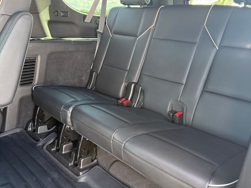 Used 2021 Cadillac Escalade ESV Premium Luxury image 12