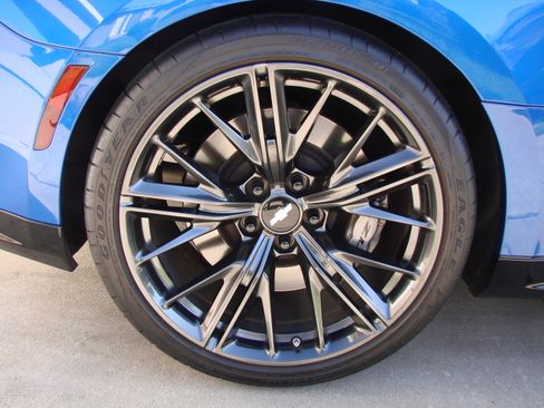 Used 2018 Chevrolet Camaro ZL1 image 14