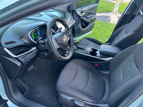Used 2018 Chevrolet Volt LT image 8