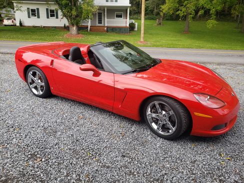 Used 2007 Chevrolet Corvette Convertible w/ Preferred Equipment Group image 1